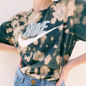 Women’s Nike Black and Tan Tie-Dye Tee